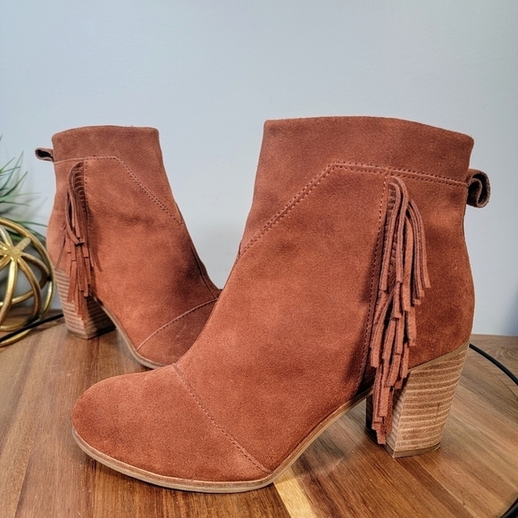 Toms Lunata Brown Cognac Rust suede fringe heel Booties boho western Size 8.5 - Picture 5 of 16
